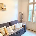 Appartement T2 avec sa terrasse ensoleillée et son Jaccuzi privatif