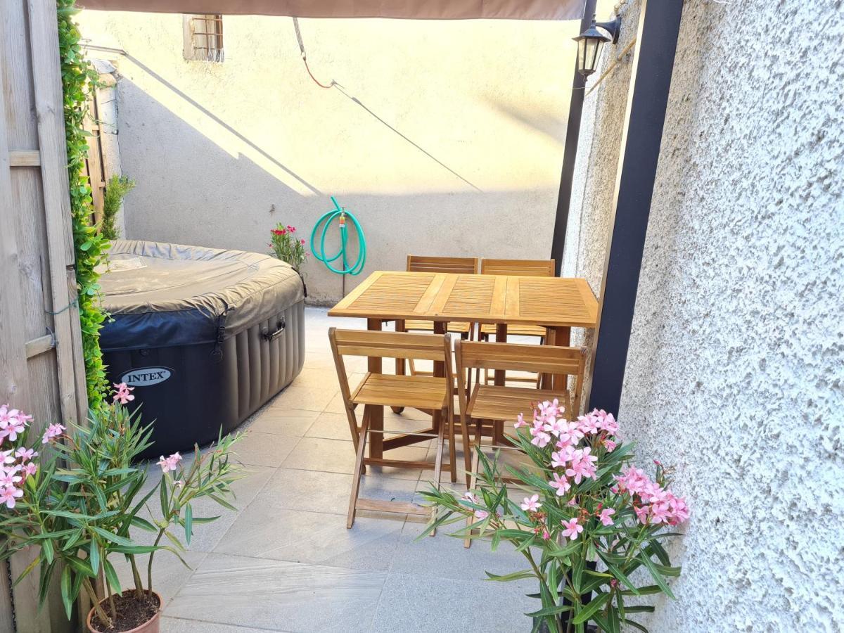 Appartement T2 avec sa terrasse ensoleillée et son Jaccuzi privatif *