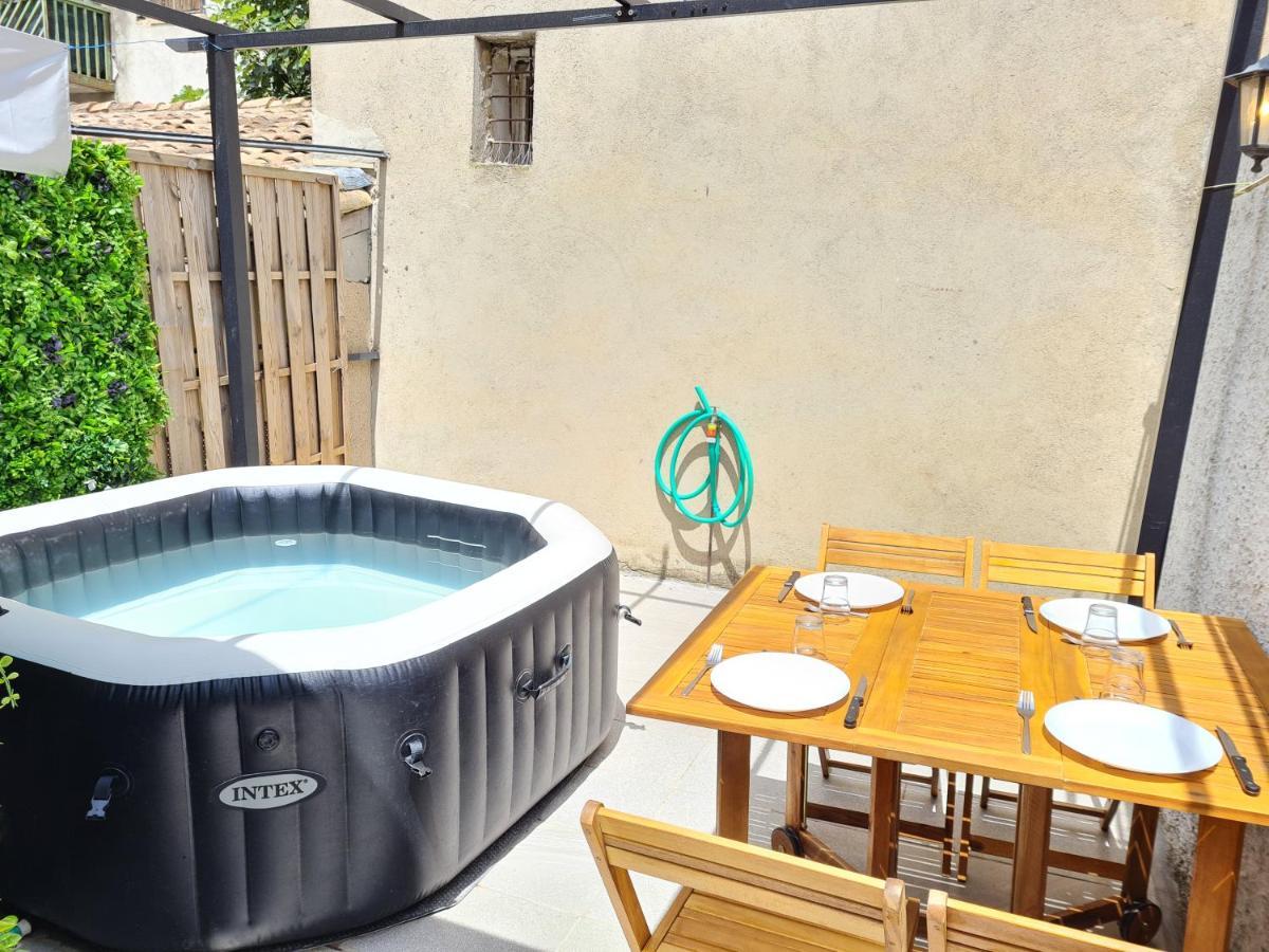 Appartement T2 avec sa terrasse ensoleillée et son Jaccuzi privatif